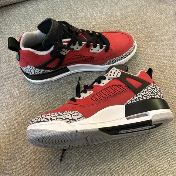 Jordan Spizike LOW
7 in Men’s
8.5 in Women’s - Picture 3 of 3